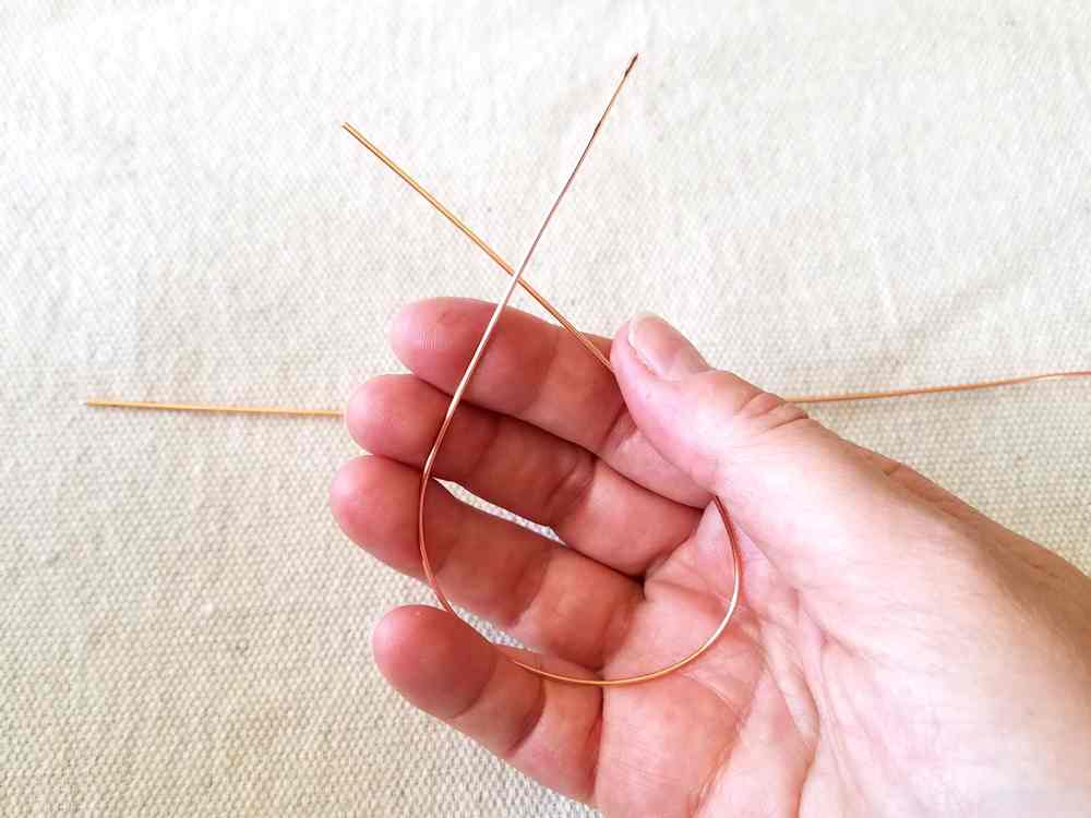 Step 2 - begin forming your first knot on one 18ga core wire