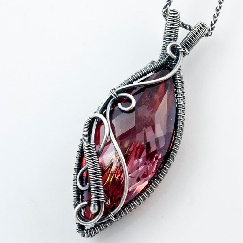 The Maria Pendant, by Sarah Thompson. This beginner-friendly wire weaving tutorial is available for sale in Sarah's Etsy shop, Tutorials by Sarah.