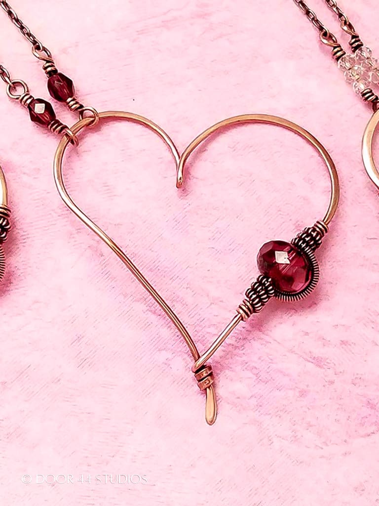 Detailed image of one Quick Easy Wire Heart Pendant